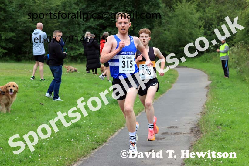 Senior men, 2024 Sunderland Harriers 5k, Silksworth, Sunderland.  Photo: David T. Hewitson/Sports for All Pics